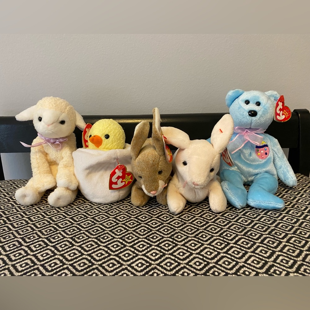 Set of 5 Easter Beanie Babies.